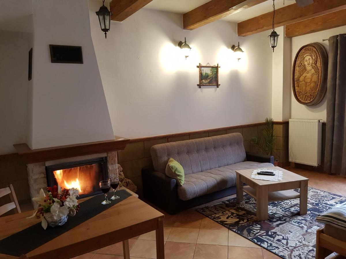 Ubytovanie Pod Hradom Sklené Teplice Esterno foto