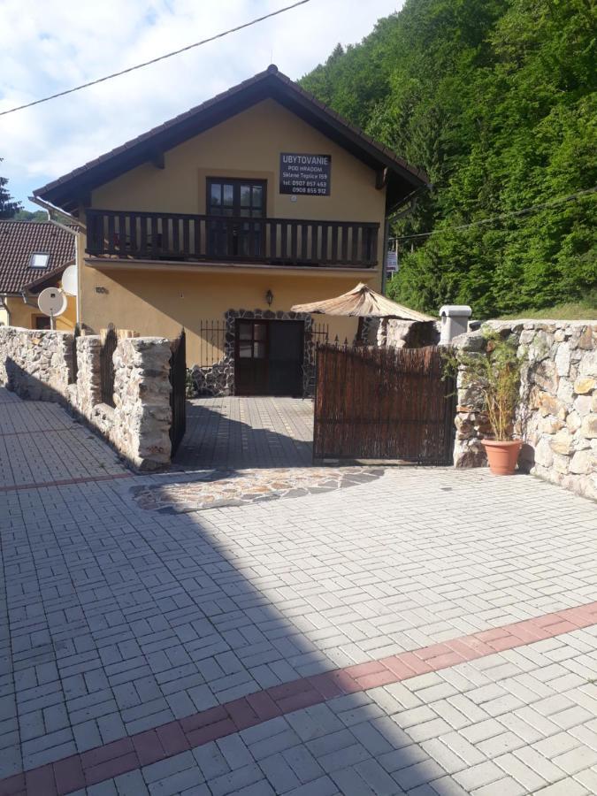 Ubytovanie Pod Hradom Sklené Teplice Esterno foto